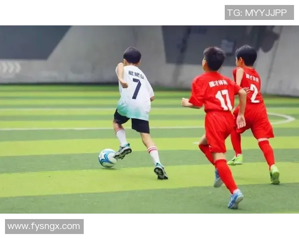 绿茵逐梦青春激荡世界足坛荣耀与激情的完美交织 绿茵逐梦青春激荡世界足坛荣耀与激情的完美交织